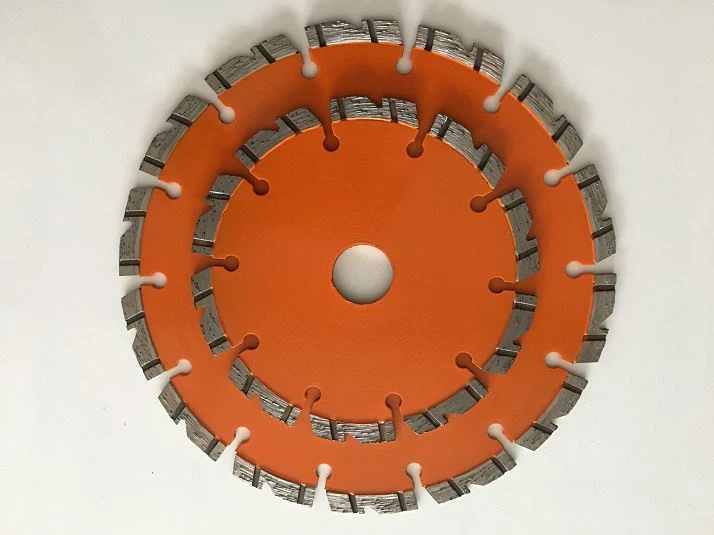 Segmented Turbo Blade with V-Shape